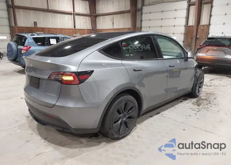 2025 Tesla Model Y Long Range Dual Motor All-Wheel Drive from USA, damaged, VIN 7SAYGAEE6SF265117